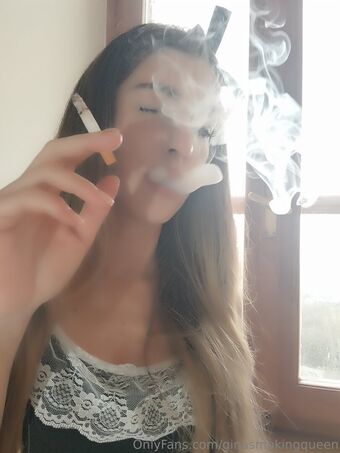 ginasmokingqueen Nøgen Lækager OnlyFans Foto 22