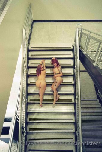 gingerstepsisters Nøgen Lækager OnlyFans Foto 9