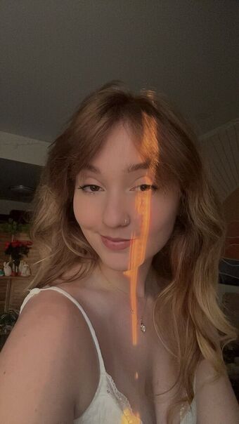 hiraethrl Nøgen Lækager OnlyFans Foto 2