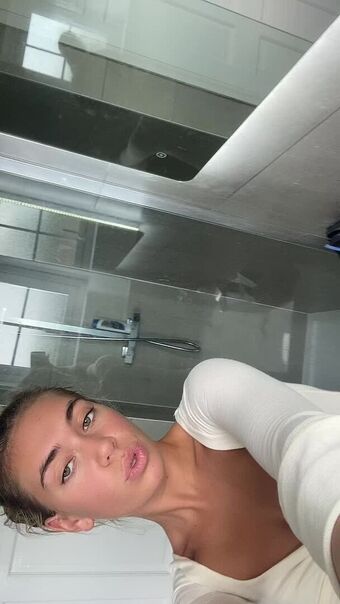 hollyasminee