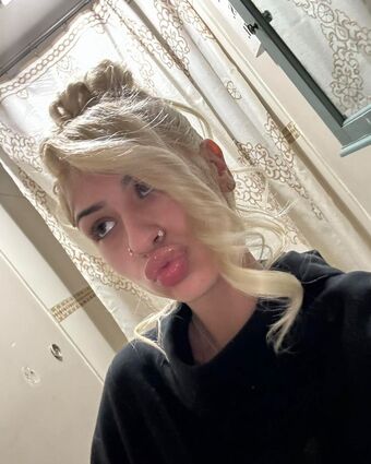 Hollynbanks Nøgen Lækager OnlyFans Foto 2