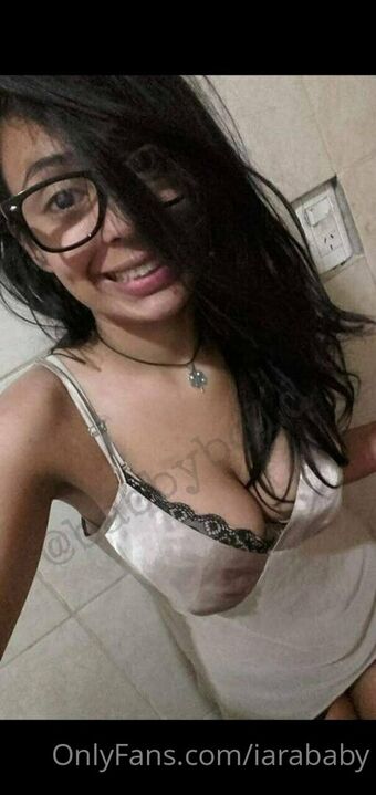 iarababy Nøgen Lækager OnlyFans Foto 6