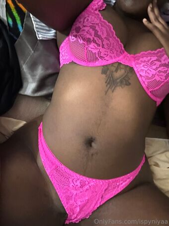 ispyniyaa Nøgen Lækager OnlyFans Foto 2