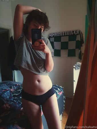 Italkwho Nøgen Lækager OnlyFans Foto 9