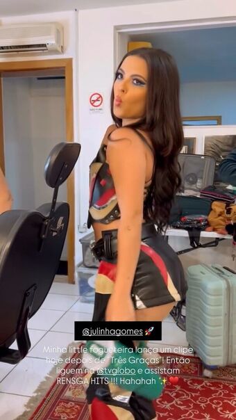 Julia Gomes