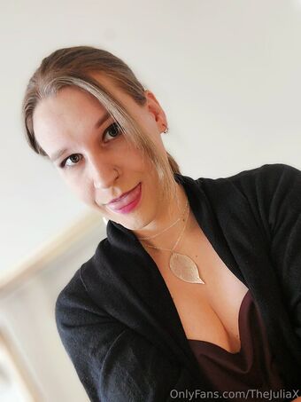 julia.x Nøgen Lækager OnlyFans Foto 1