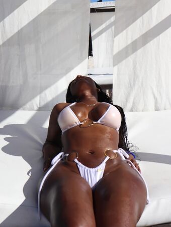 JulyBubbles Nøgen Lækager OnlyFans Foto 55