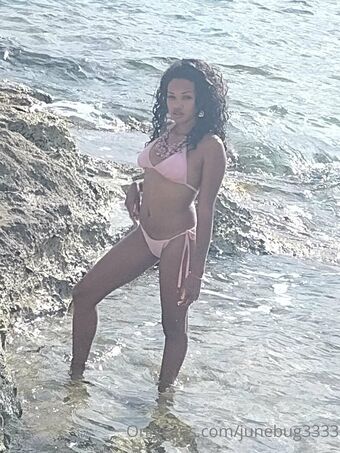 junebug3333 Nøgen Lækager OnlyFans Foto 3