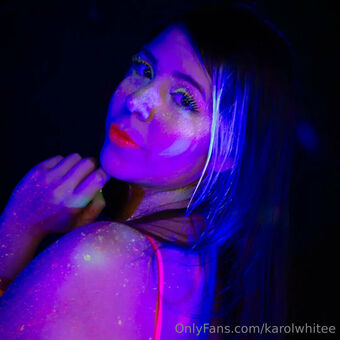 karolwhitee