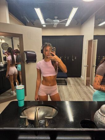 katownsu Nøgen Lækager OnlyFans Foto 3