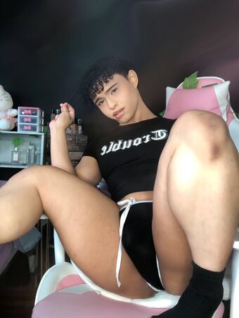 kenitique Nøgen Lækager OnlyFans Foto 6