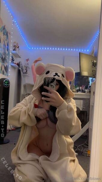 lain.verse Nøgen Lækager OnlyFans Foto 16