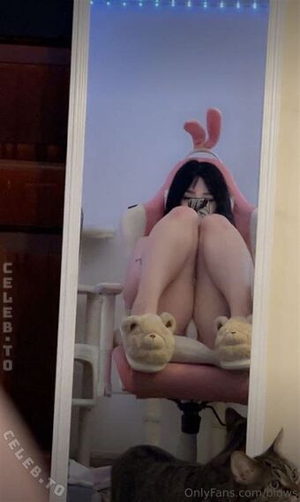 lain.verse Nøgen Lækager OnlyFans Foto 19