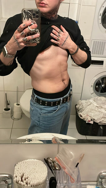lexeleon Nøgen Lækager OnlyFans Foto 2