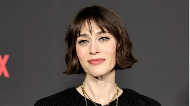 Lizzy Caplan
