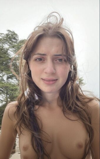 Lizzy Mcalpine