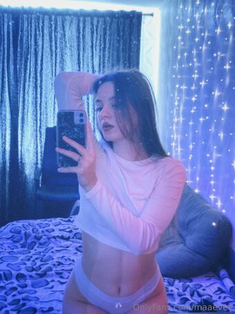 maaevee Nøgen Lækager OnlyFans Foto 3