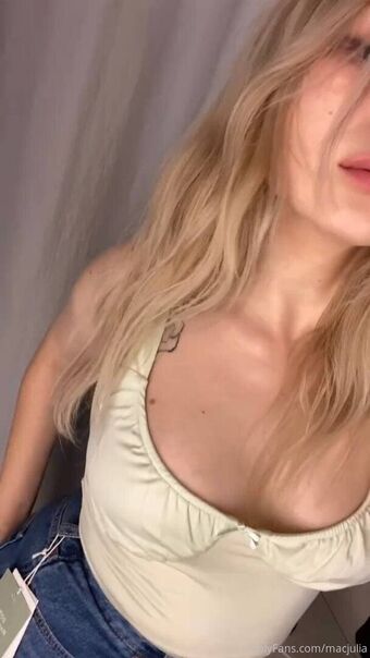 macjulia Nøgen Lækager OnlyFans Foto 2