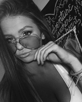 Madeline Nøgen Lækager OnlyFans Foto 39