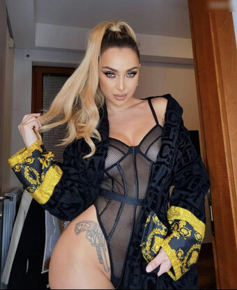 Maya berovic Nøgen Lækager OnlyFans Foto 5