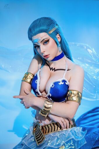 Mayweda Cosplay