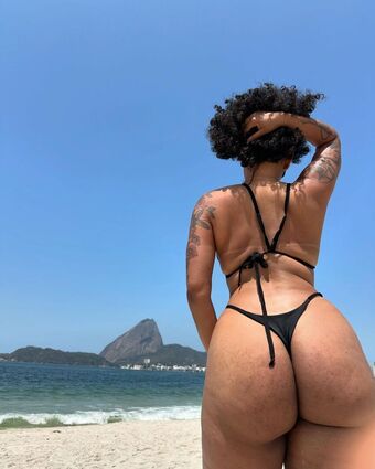 MC Taya