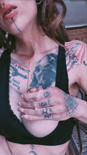 Mediha.San aka Intensivstati0nPrinzessin