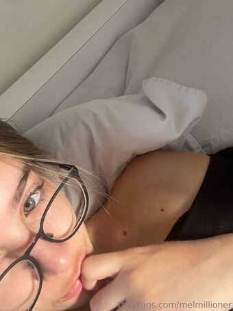 melmillioner Nøgen Lækager OnlyFans Foto 3