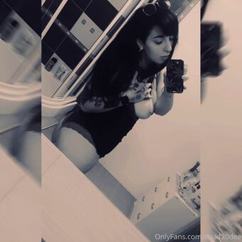 mia420dee Nøgen Lækager OnlyFans Foto 31