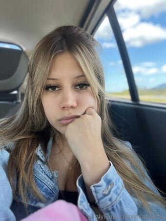miablazee Nøgen Lækager OnlyFans Foto 7