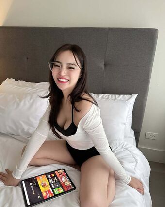 Michelle Ryu Nøgen Lækager OnlyFans Foto 14