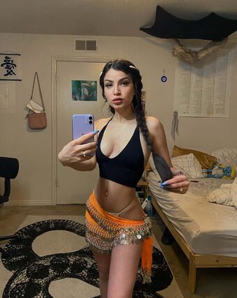 Middle Eastern Queen