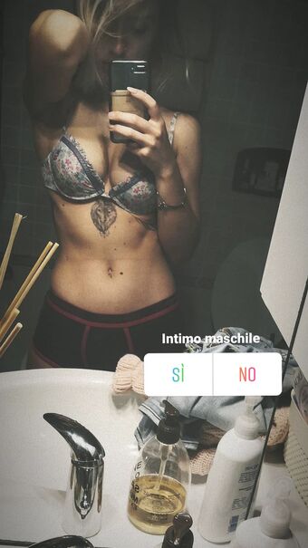 MidoriShake Nøgen Lækager OnlyFans Foto 6