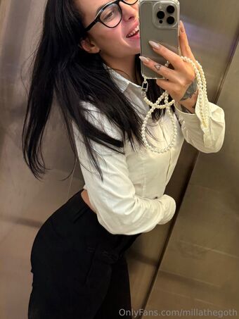 millathegoth Nøgen Lækager OnlyFans Foto 12
