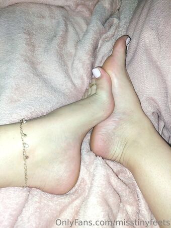 misstinyfeets Nøgen Lækager OnlyFans Foto 25
