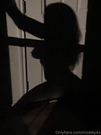 modely4u Nøgen Lækager OnlyFans Foto 3