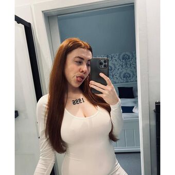 Molly Capper Nøgen Lækager OnlyFans Foto 22