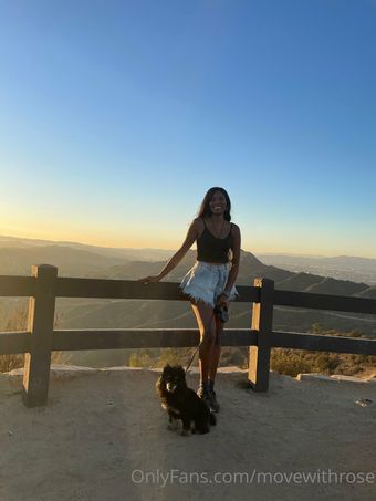 movewithrose Nøgen Lækager OnlyFans Foto 2