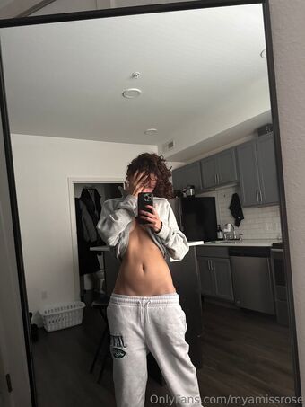 myamissrose Nøgen Lækager OnlyFans Foto 2