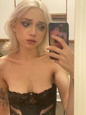Neoliberal Hell Nøgen Lækager OnlyFans Foto 2