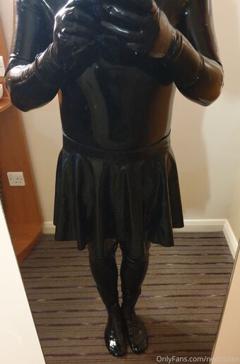 neonlatex Nøgen Lækager OnlyFans Foto 7