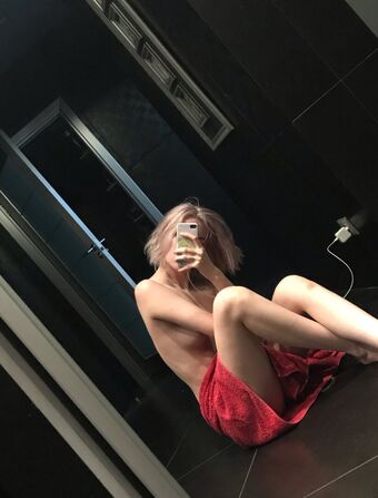 Newfaceinhell Nøgen Lækager OnlyFans Foto 2