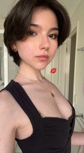 Newinsight Nøgen Lækager OnlyFans Foto 16