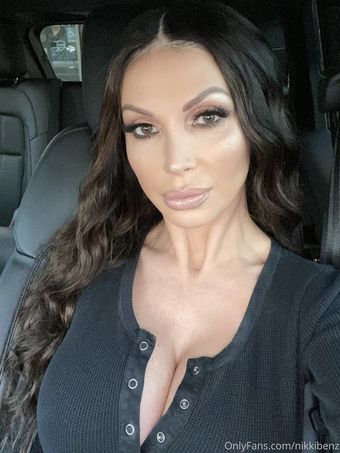nikkibenz