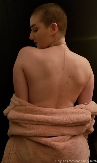 nonbinary-bitch Nøgen Lækager OnlyFans Foto 14