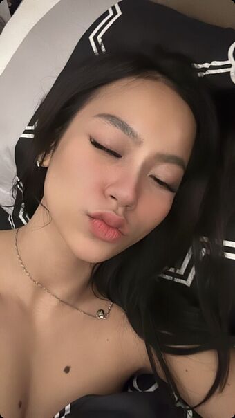 Nurlynnazureen Nøgen Lækager OnlyFans Foto 50