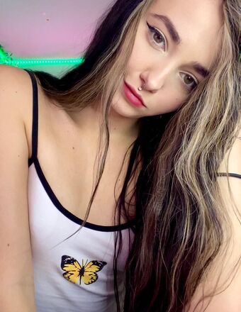 nym_x Nøgen Lækager OnlyFans Foto 1