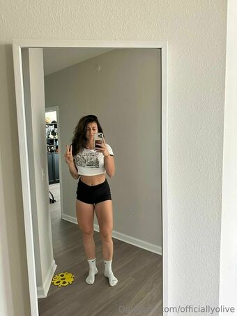Officiallyolive Nøgen Lækager OnlyFans Foto 10