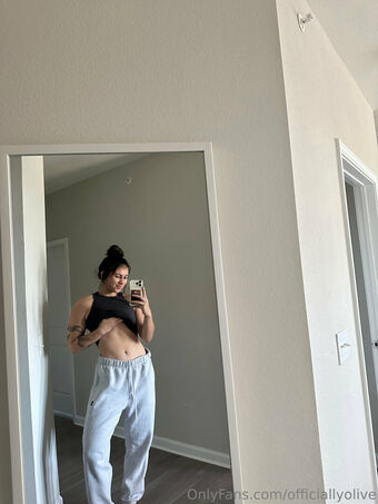 Officiallyolive Nøgen Lækager OnlyFans Foto 19