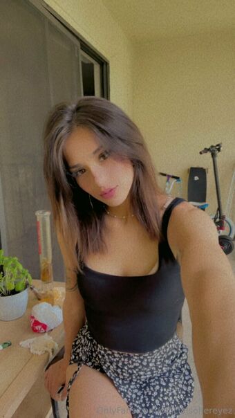 officialsofiereyez Nøgen Lækager OnlyFans Foto 6